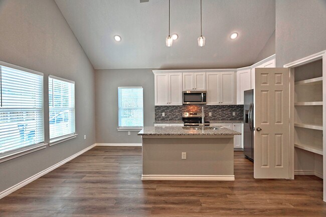 Foto del edificio - 11911 Nelwood St