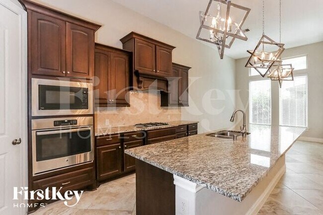 Building Photo - 2147 Blossomcrown Dr