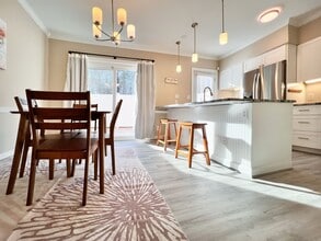 Building Photo - 330 Hanover Arms Ct