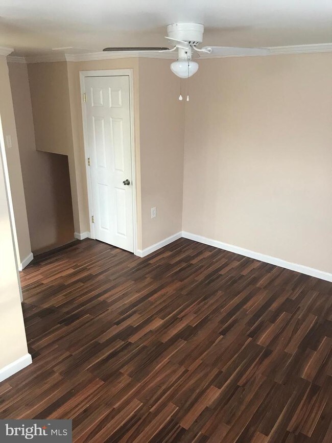 Foto del edificio - 2705 E Somerset St