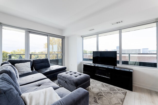 Building Photo - 1435 Celebration Dr