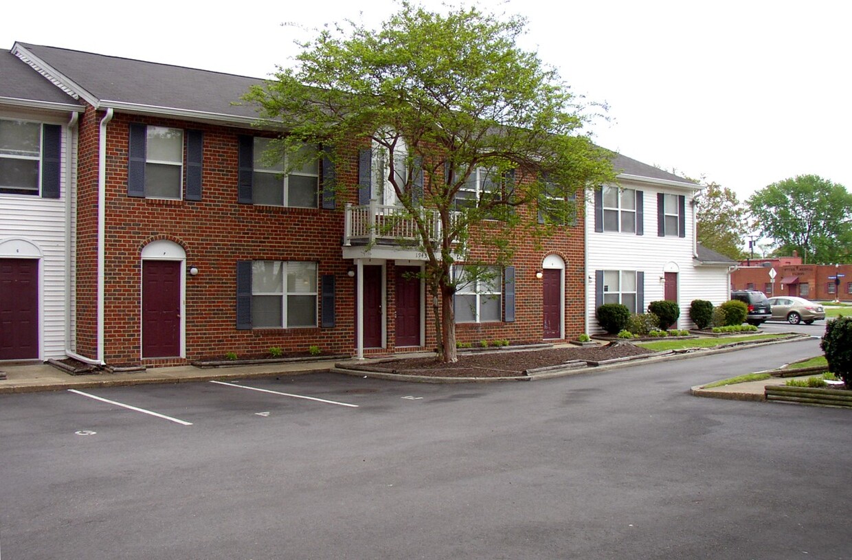 Building Photo - 1943 Kecoughtan Rd
