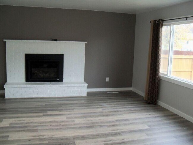 Foto del edificio - 6 bedroom in Billings MT 59105