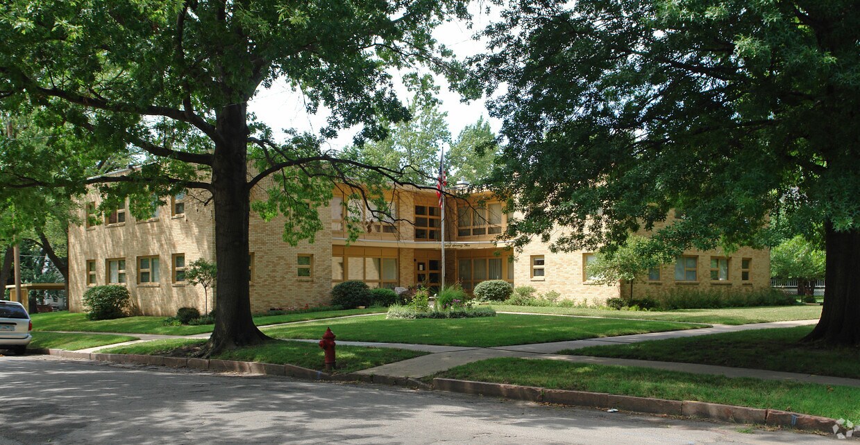 1275 SW Fillmore St, Topeka, KS 66604 Apartments in Topeka, KS