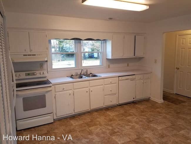 Building Photo - 2 br, 1.5 bath House - 4409 King Street
