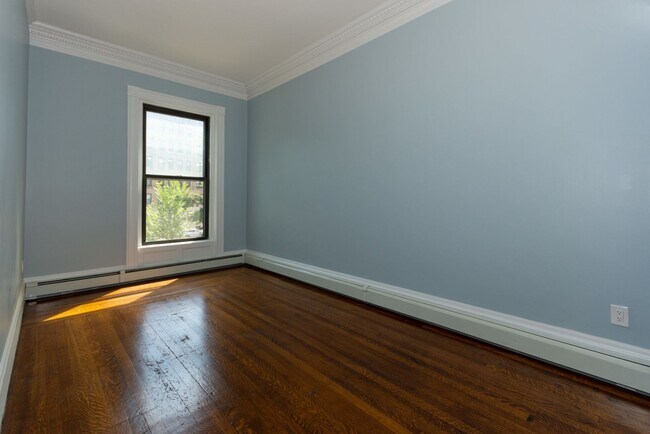 Foto del edificio - Kenmore Square Brownstone