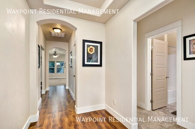 Foto del edificio - 2686 Vallin Ave N