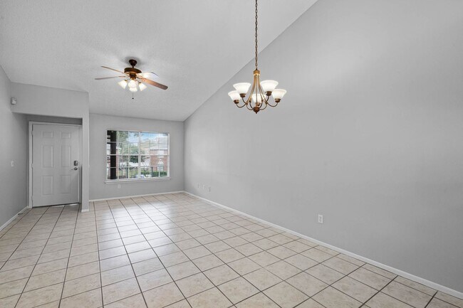 Foto del edificio - 5441 Lake Margaret Dr