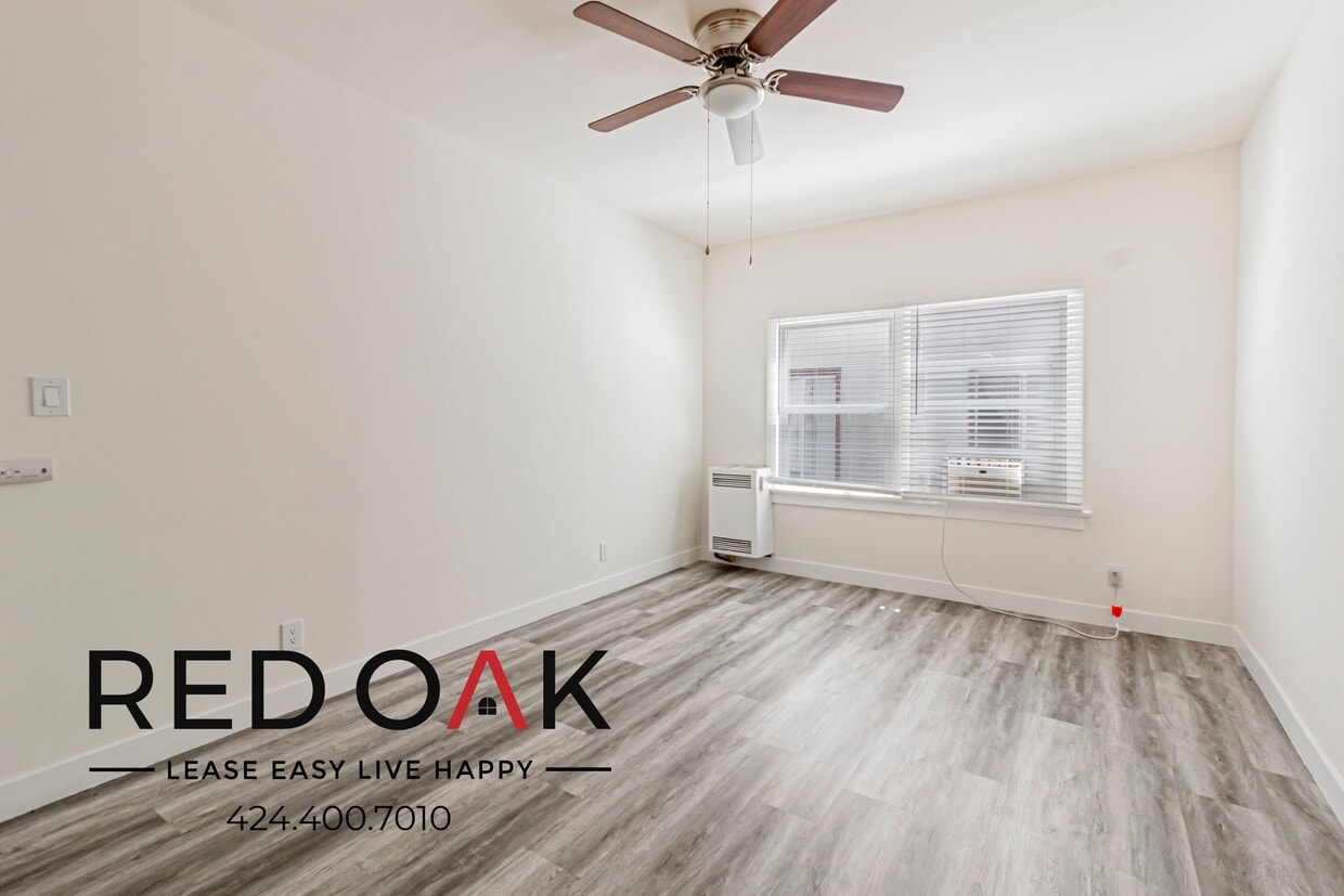 Primary Photo - 404 N Coronado St