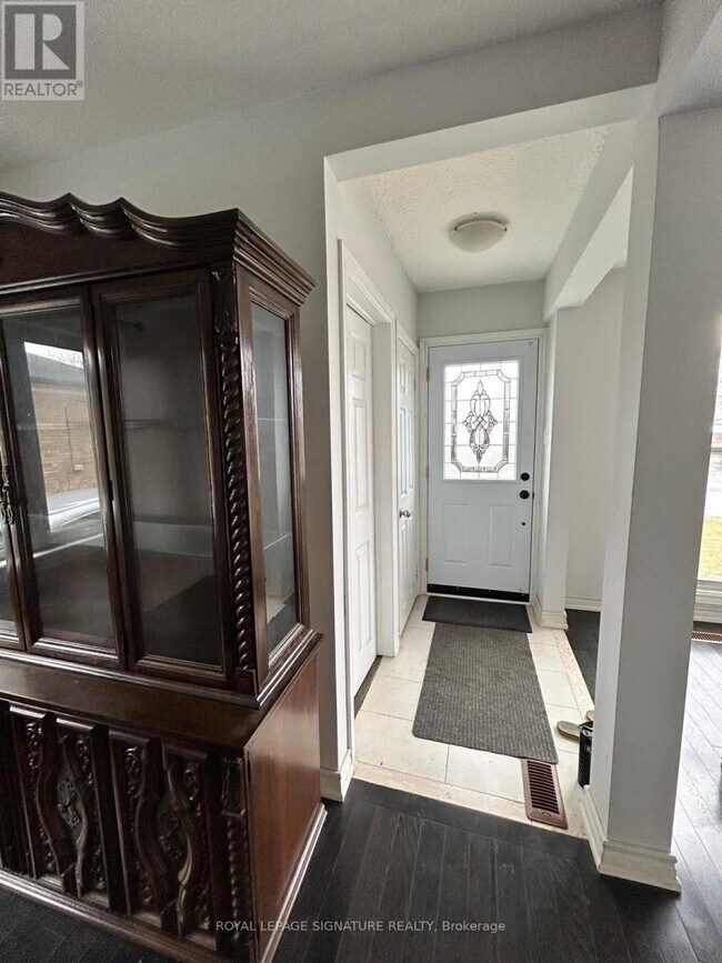 Photo du bâtiment - 7 Strode Dr