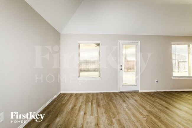 Foto del edificio - 334 Jewett Meadow Dr