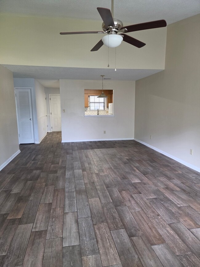 Building Photo - 122 Tallulah Trail
