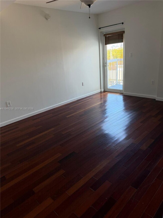 Foto del edificio - 2740 SW 28th Terrace