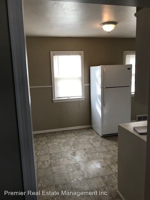 Building Photo - 303 NE 3rd St