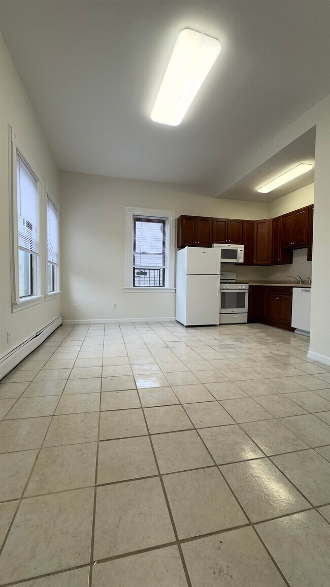 Foto del edificio - 99 Lembeck Ave