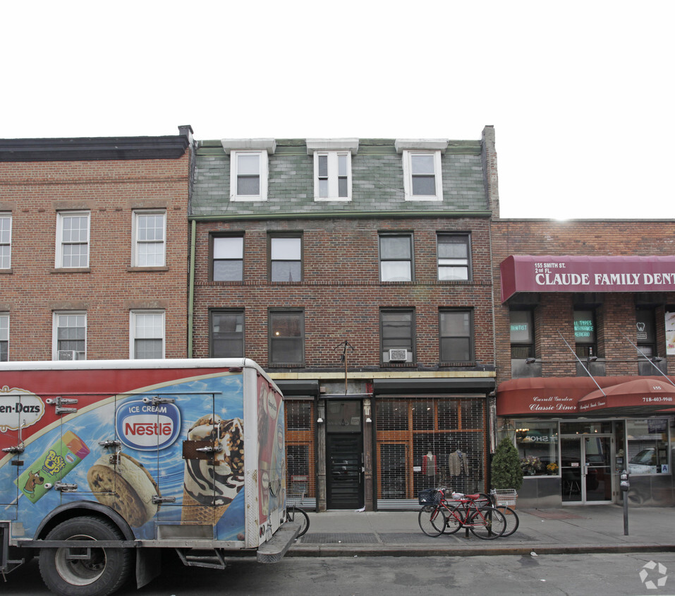 Building Photo - 151 Smith St