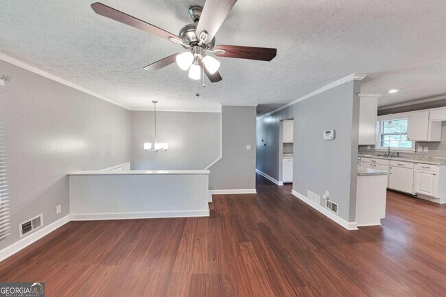 Foto del edificio - 115 Elizabeth Way