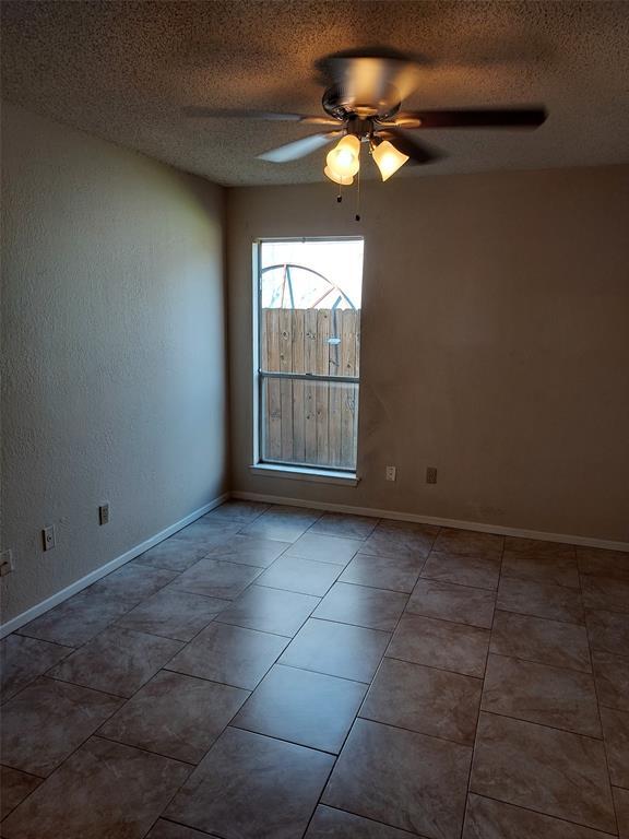 Building Photo - 625 Greenlawn Blvd