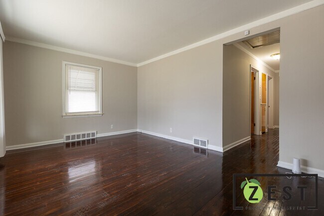 Foto del edificio - BEAUTIFUL 3 BEDROOM 1 BATH