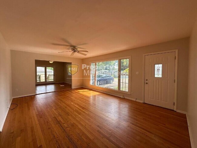 Building Photo - 1000 W 39th Ave