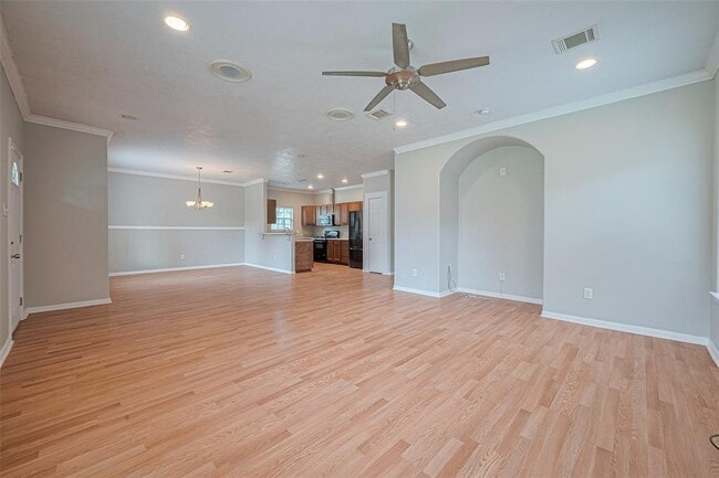 Building Photo - 213 W Murrill Ave