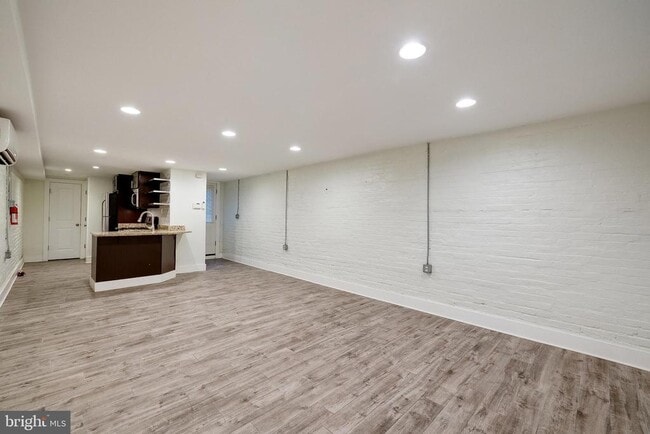 Building Photo - 1029 Euclid St NW
