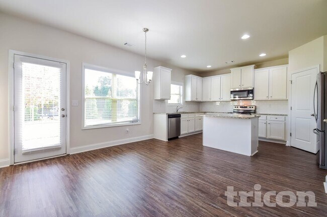 Foto del edificio - 4015 Evelyn View Ct