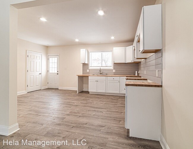 Building Photo - 3 br, 1.5 bath House - 16530 Inverness St.