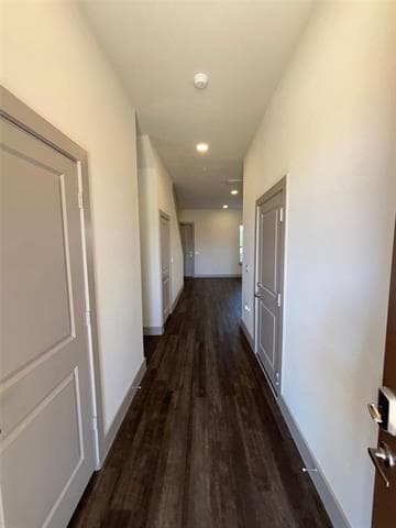 Building Photo - 2036 Oak Grove Ln