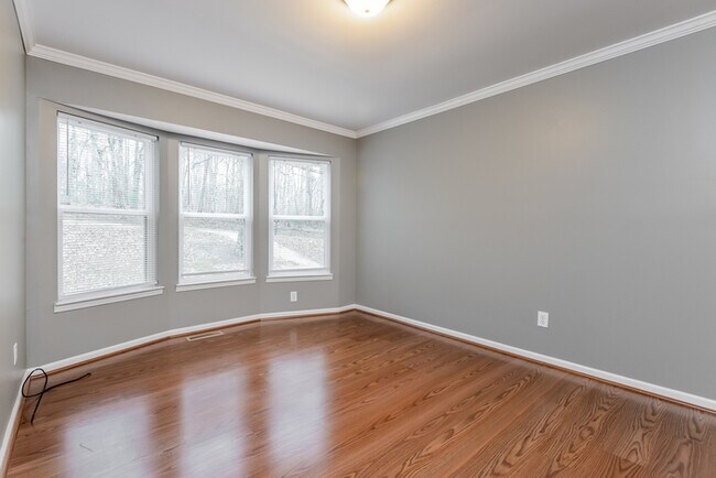 Building Photo - 3BR 2BA Home nestled in the Woods