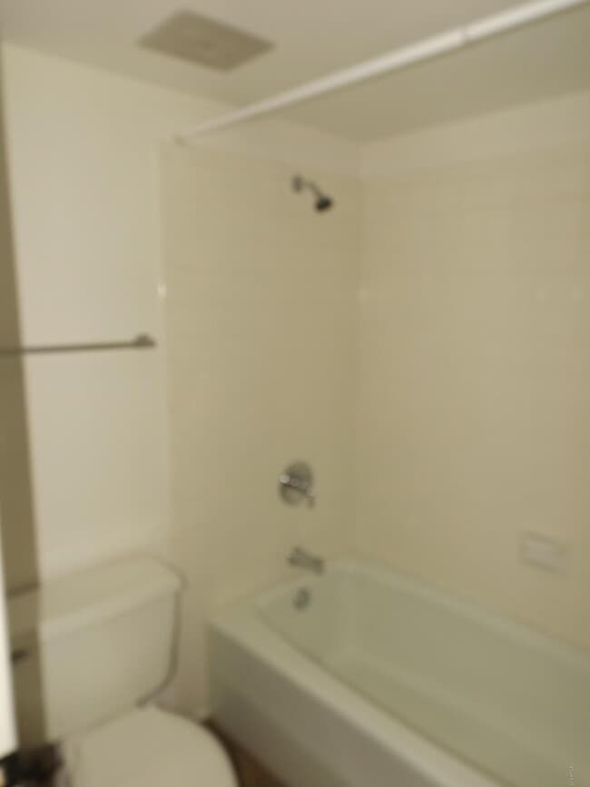 Building Photo - 626 E Manzanita Dr