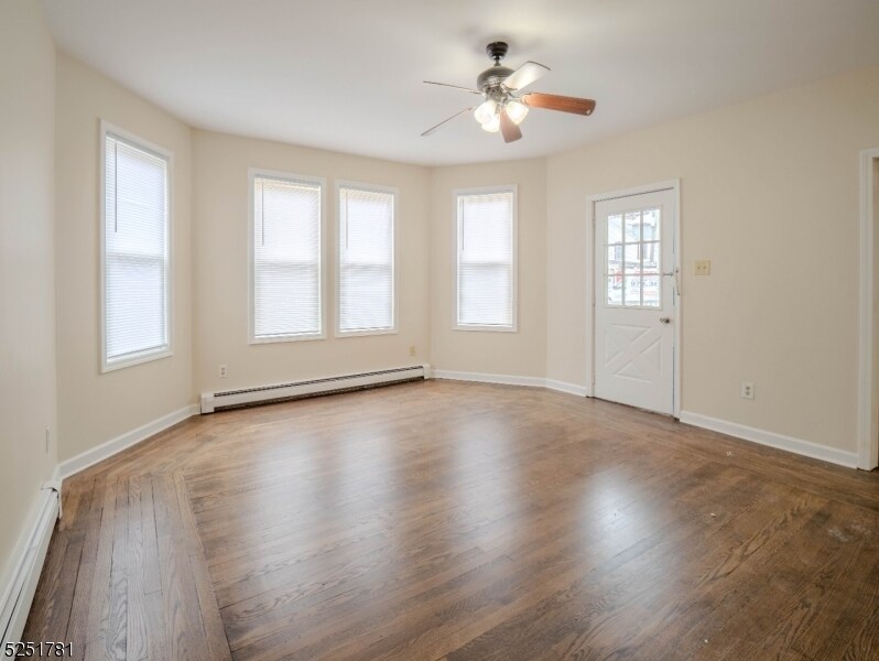 Foto principal - 48 Unionville Ave