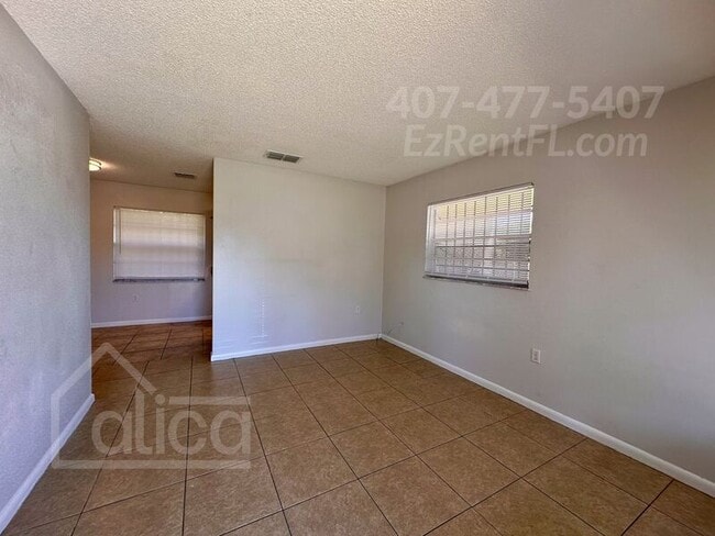 Foto del edificio - 411 Gilman Cir