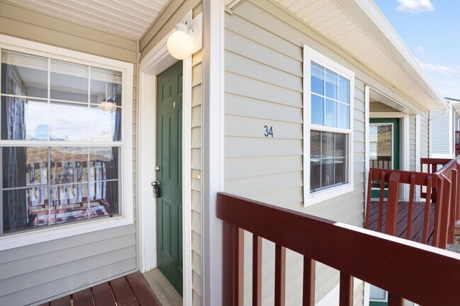 Building Photo - 2Bedroom Burro Ranch Condo!
