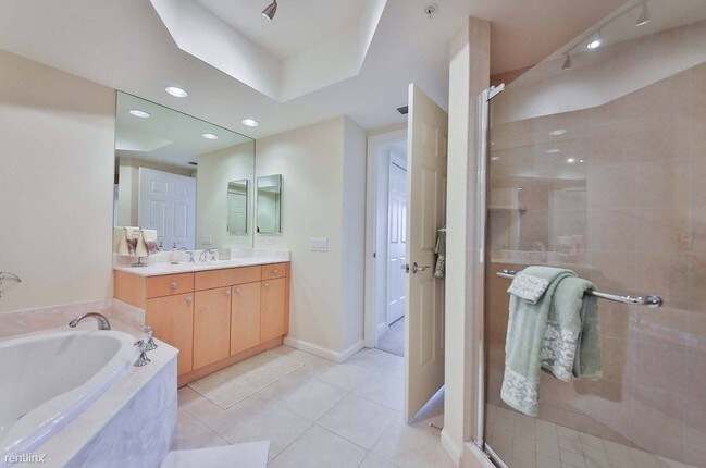 Building Photo - 2 br, 2 bath Condo - 101 Alma St Apt 401