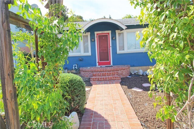 Primary Photo - 645 Cypress Cir