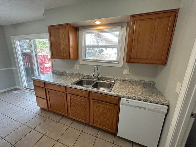 Foto del edificio - 3 Bedroom, 1 Bathroom Home!
