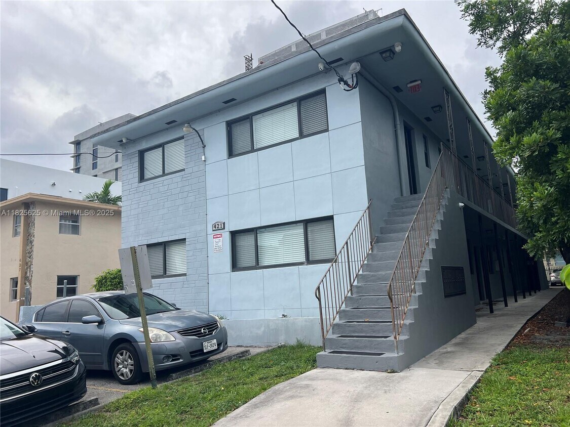 Foto principal - 421 SW 6th St