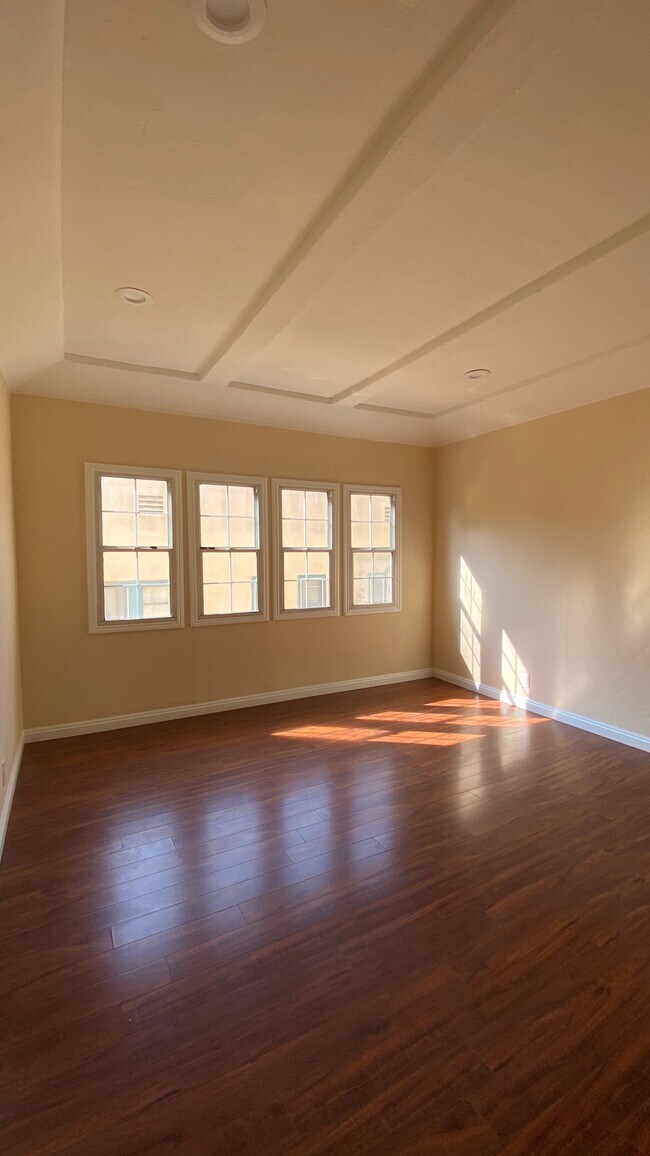 Building Photo - 1119 S Citrus Ave