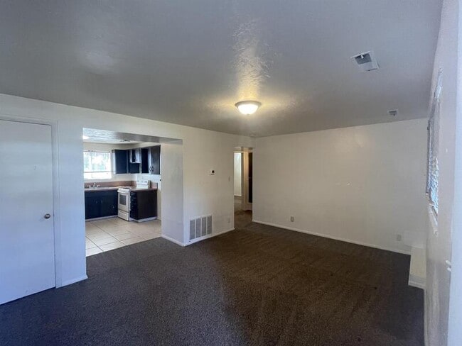 Building Photo - 1540 S 400 E