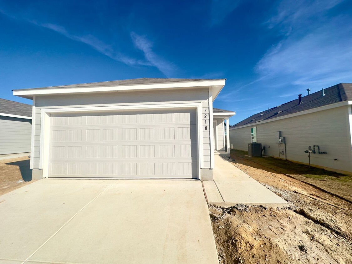 Primary Photo - Brand New 4 BR Home in the SILOS Community!