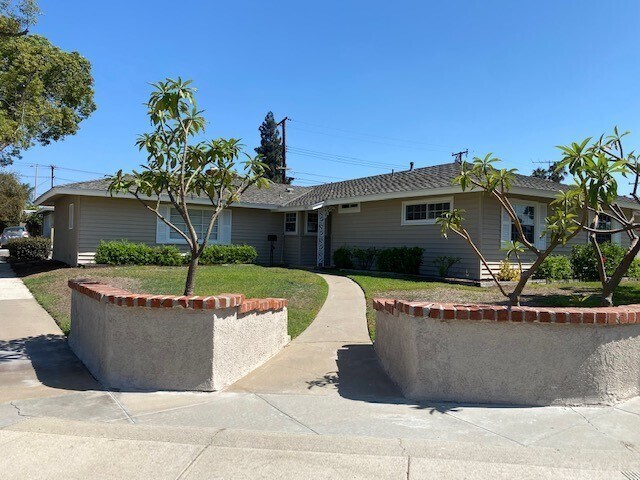 Foto principal - 1301 N Sacramento St