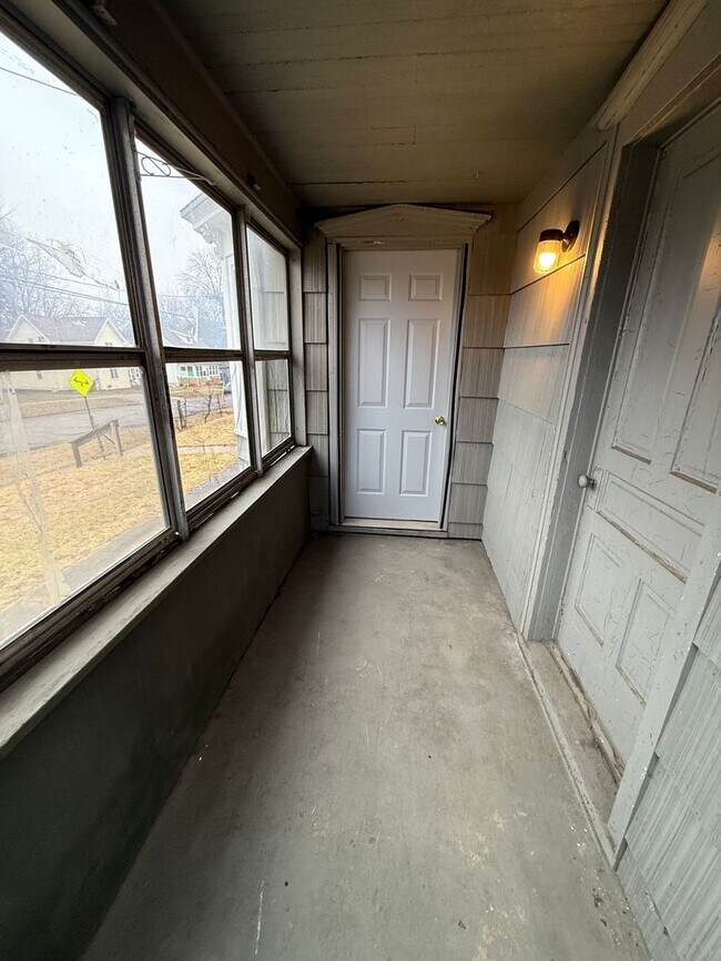 Foto del edificio - Spacious 3-Bedroom Single-Family Home-Near Hospital- Jackson, MI