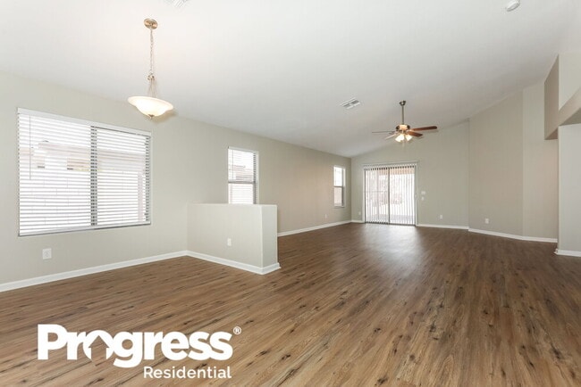 Foto del edificio - 10264 E Crescent Ave