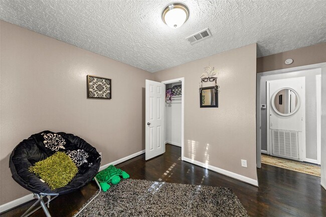 Foto del edificio - 7252 Parker Rd