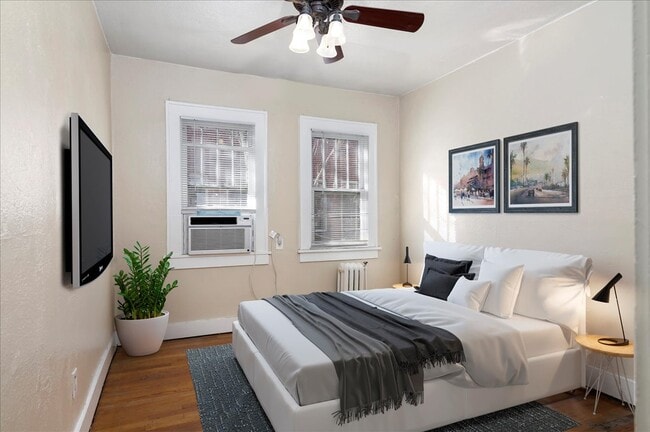 Photo - 975 N Washington St Apartment