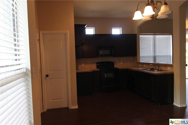 Foto del edificio - 961 Brown Rock Dr