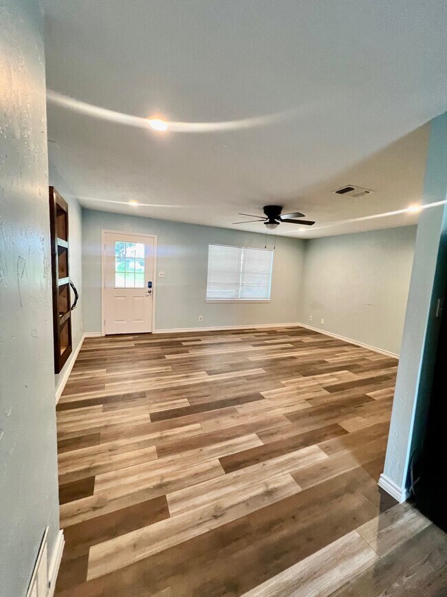 Foto del edificio - 1519 Northwood Dr
