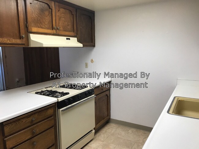 Building Photo - 1313 Oak Terrace Ct