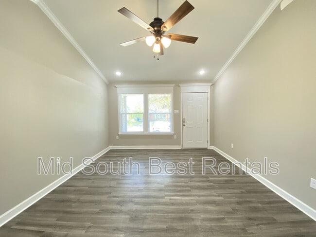 Building Photo - 5215 Nelson Dr